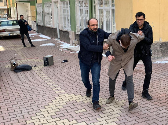 FİLM KİMİ: Maşın qaçırdan oğru içində uşağın olduğunu gördü, sonra isə...