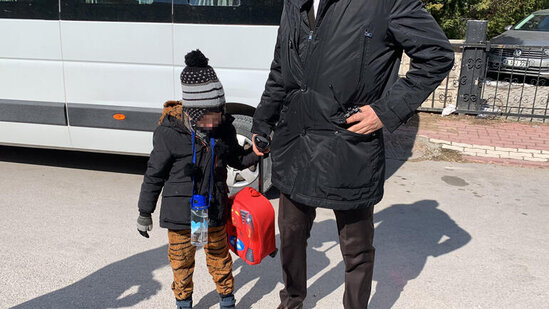 FİLM KİMİ: Maşın qaçırdan oğru içində uşağın olduğunu gördü, sonra isə...