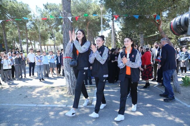 "DH Volley" komandası voleybol meydançası inşa edib - Şəkillər