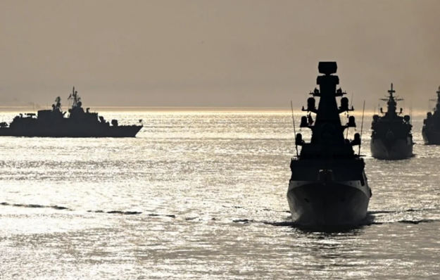 Husilər Qırmızı dənizdən gəmilərin keçidi üçün rüşvət alırlar