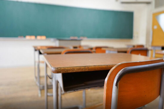 Evli kişidən hamilə qalan müəllim həmkarlarını belə ŞANTAJ ETDİ