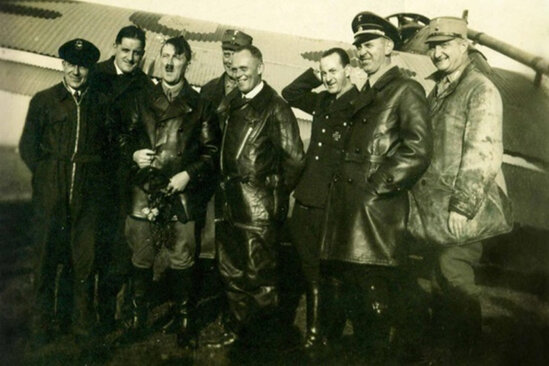 Hitlerin intihardan əvvəlki son saatları: "Əsgərlərim vuruşmaq istəmir"