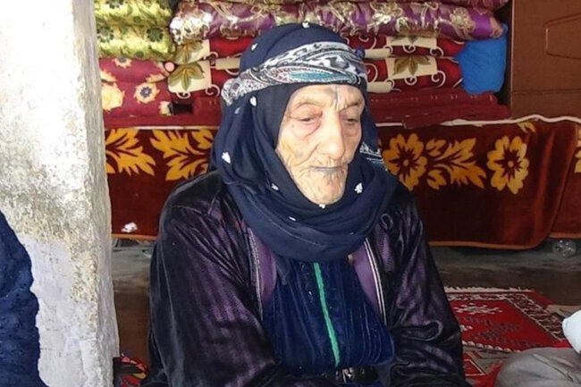 132 yaşlı qadın öldü: Üç tarixi dövrün şahidi idi, 100-dən çox nəvəsi var