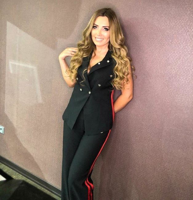 Burun əməliyyatı etdirən aparıcımızı görənlər şokda - FOTOLAR