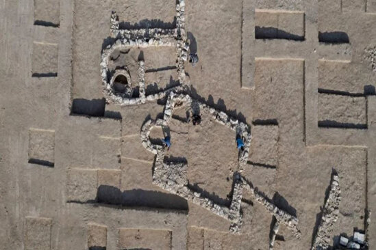 Səhrada 1200 yaşlı məscid aşkar edildi