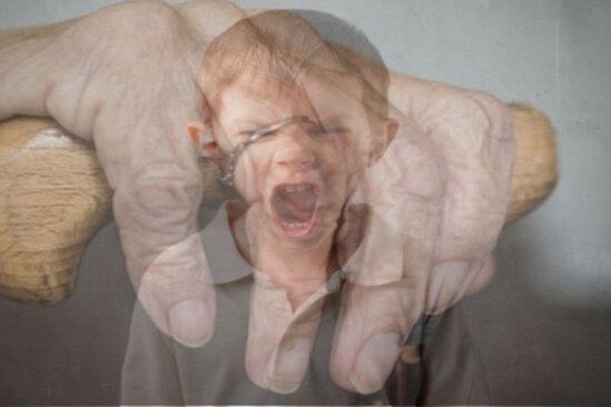 Bakıda nənə onu söyən nəvəsini məhkəməyə verdi