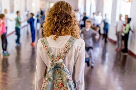 Azərbaycanda məktəbli qız İNTİHAR ETDİ