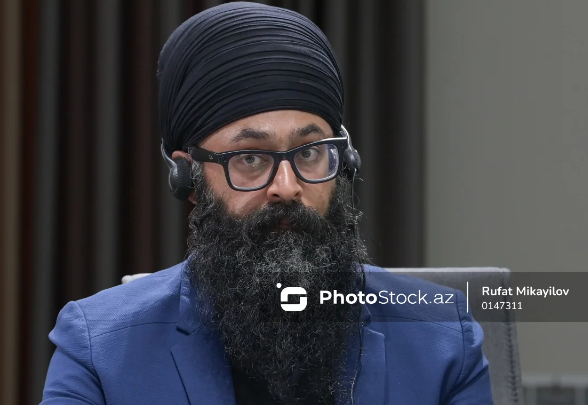 Bual Moninder Sinqh: "Dekolonizasiya xalqların öz tarixini və həqiqətlərini özlərinin danışmaq hüququnun bərpasıdır"