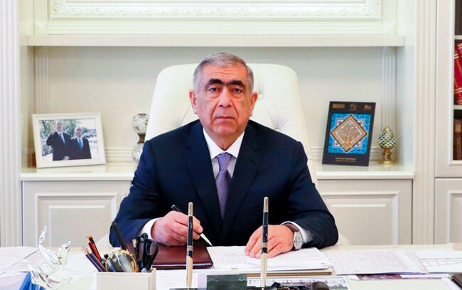 Saleh Məmmədov pul ayırmır - Aylardır maaşsız qalıblar