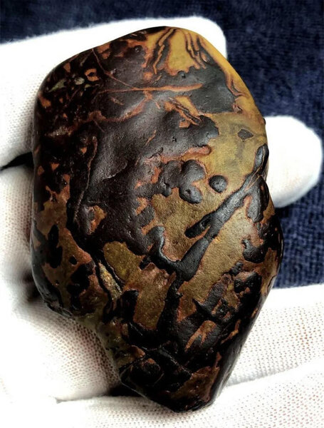 Azərbaycanda meteorit parçası satıldı - QİYMƏTİ - FOTO