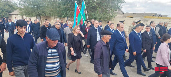 Milli Qəhrəman olan sabiq icra başçısı dəfn edildi - YENİLƏNİB + FOTO