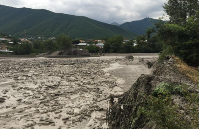 Bəzi çaylardan sel keçəcək