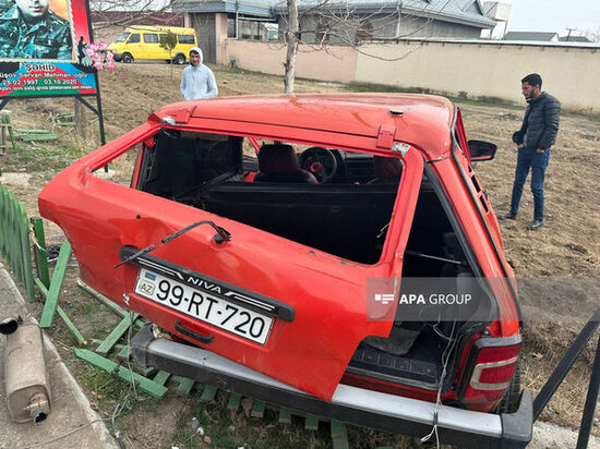 Ağdamda iki avtomobil toqquşub: Sürücü ağır yaralanıb - FOTO