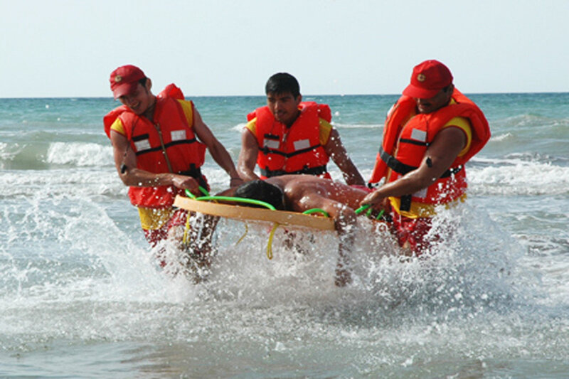 Dənizdə batma təhlükəsi ilə üzləşmiş 36 yaşlı kişi xilas edilib