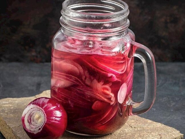 Qırmızı soğan turşusu necə hazırlanır? - cəmi 30 dəqiqəyə