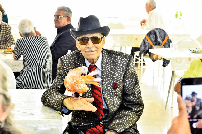 Ahıllar və kimsəsiz uşaqlar bir yerdə - VİDEO