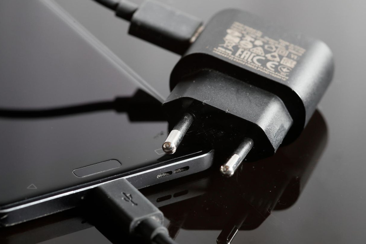 Telefonları sürətli şarj etməyin yolu