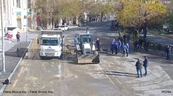 Sürücülərin NƏZƏRİNƏ: Bakının bir küçəsində yol bağlıdır - FOTO