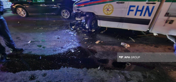 Bakıda FHN-in texnikası qəzaya uğrayıb: Xəsarət alanlar var - FOTO