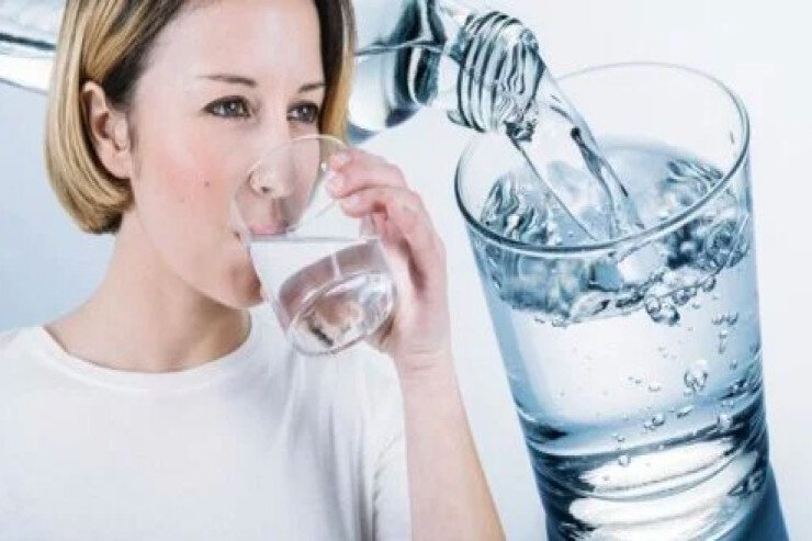 Niyə "Ağzına su alıb oturmaq" deyirik? - Belə yaranıb