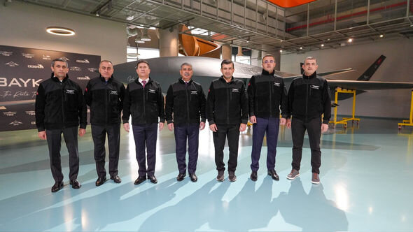 Müdafiə Nazirliyi ilə Türkiyənin "BAYKAR" şirkəti arasında müqavilə imzalanıb - FOTO