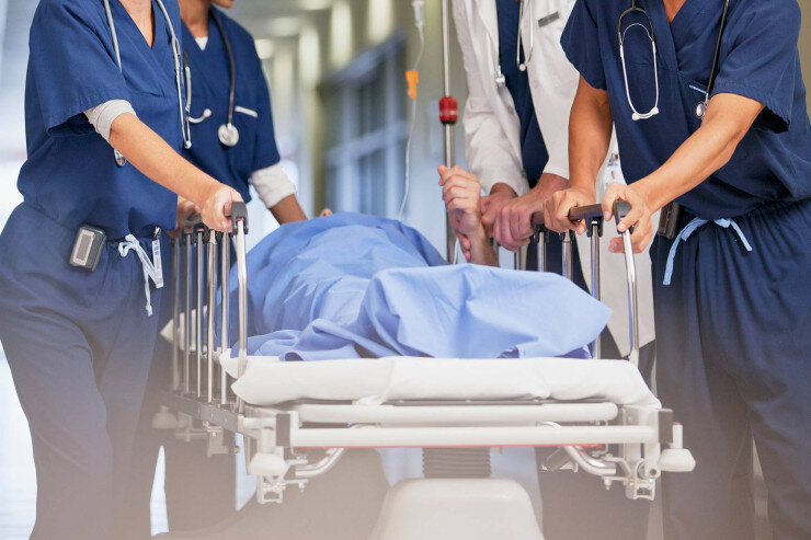 Sumqayıtda müayinəyə gələn xəstə NÖVBƏDƏ ÖLDÜ