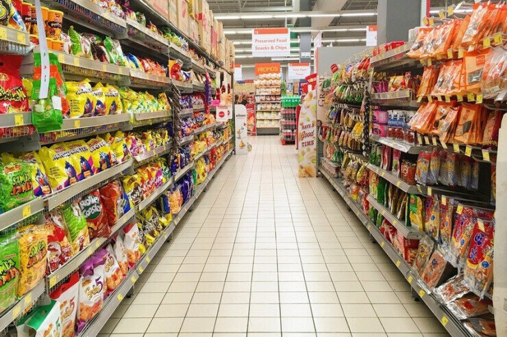 Bakıda bayram günü market qarət olundu