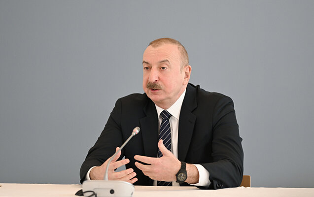 "Dedilər ki, üzr istəməyəcəklər, elə deyil, Hikmət?" - Prezident