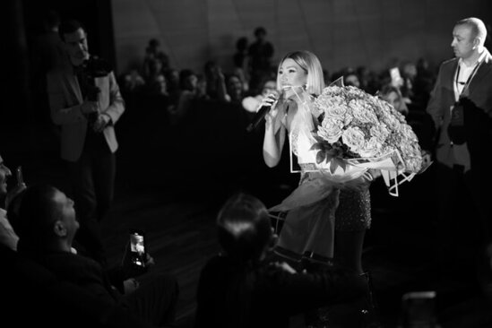 Röyadan gözlənilməz şou: Səmadan səhnəyə!