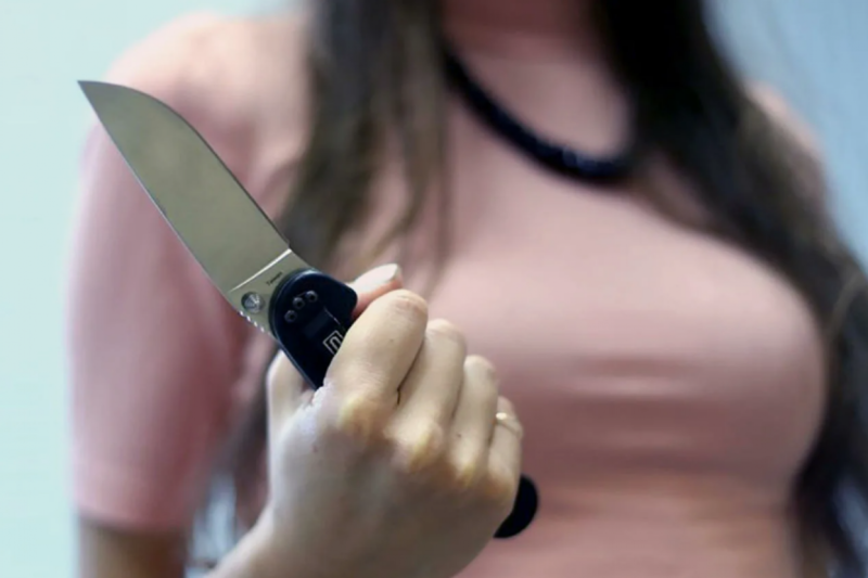 Bakıda iki qadın arasında dava düşüb: Bıçaqlananlar var