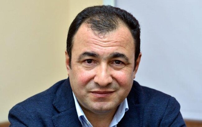 Elxan Şirinovun fərqli qidalanma sirri - "1 aya əzbərlədim"