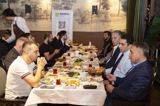 6-cı "Yerli şirkətlərin tanıtım sərgisi"nin iştirakçıları ilə görüş baş tutdu - FOTO