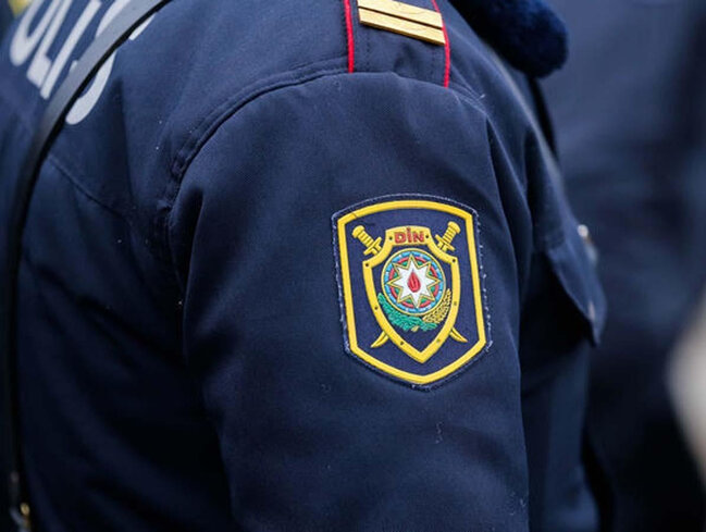 Bakıda polis qadının öldürülməsinin qarşısını aldı - FOTO/VİDEO