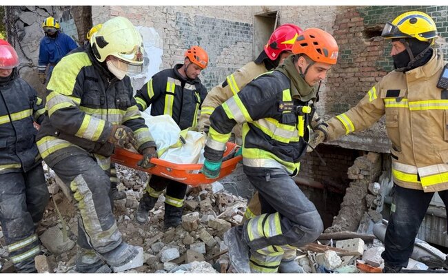 Kiyevin meri: Rusiyanın hücumları nəticəsində şəhərdə ölənlərin sayı iki nəfərə çatıb