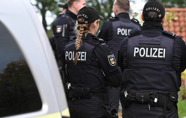 Berlin polisi şübhəli şəxslərin evlərinə gizli daxil ola biləcək