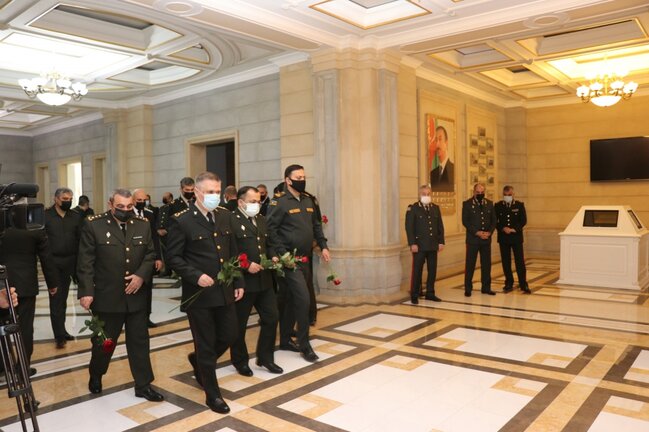 Ümummilli lider Heydər Əliyevin vəfatının 18-ci ildönümü ilə bağlı Hərbi Prokurorluqda anım mərasimi keçirilib