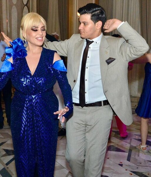 Mətanət İsgəndərli nəvələri ilə - Fotolar