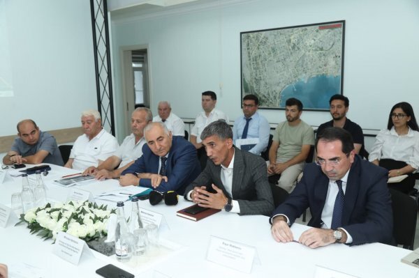 Ələtdə çay məcrasının dəyişdirilməsi və yol qovşağının inşası zamanı ağaclar köçürüləcək