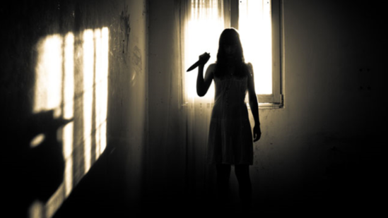 Özündən gözəlləri öldürən, itləri əsirlərlə bəsləyən "mələk" - VİDEO