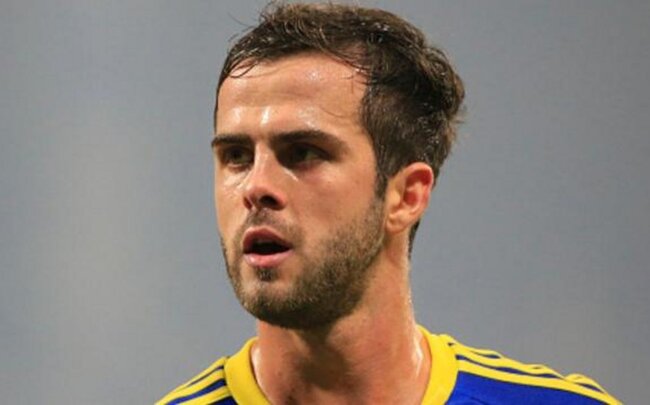 Tanınmış futbolçu milli karyerasını başa vurub