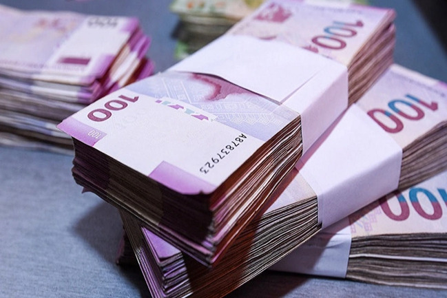 Sabunçuda avtomobilin içindən 5 min manatdan çox pul oğurlanıb