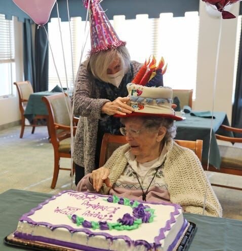 105 yaşlı qadının uzunömürlülüyünün sirri açıqlandı - FOTO