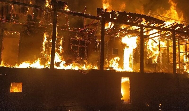 Cəlilabadda evdə yanğın olub, iki nəfər xəsarət alıb