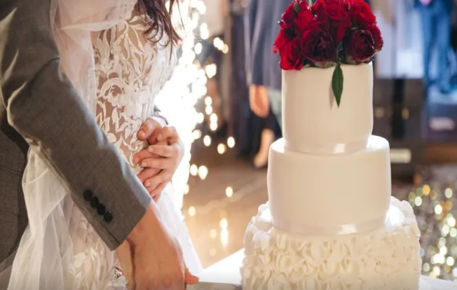 Qadın anasının qatilinin oğlu ilə evləndi