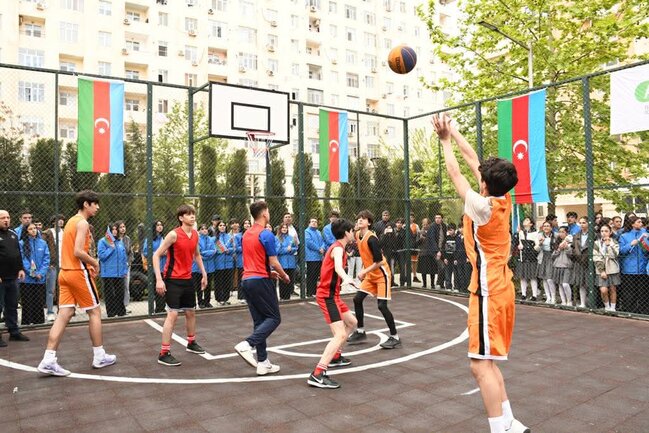 Paytaxtın abad məhəllələrində basketbol yarışları başa çatıb