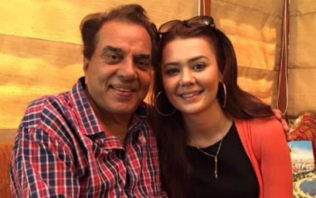 "Şaka" ilə fotosunu paylaşıb bunları yazdı