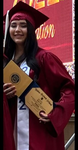 Azərbaycanlı qızdan ölkədə yeganə nəticə: Dünyanın ən nüfuzlu səkkiz universitetindən üçünə qəbul aldı - FOTO