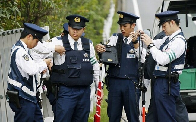 Yaponiyada naməlum şəxs barda iki qadını bıçaqlayıb