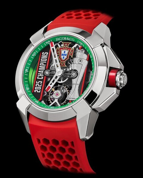 Ronaldo DÇ-yə vəsiqə qazandıqlarına görə komanda yoldaşlarına 50 minlik saat verdi - Fotolar