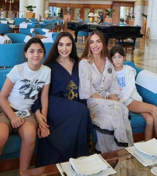 Leyla və Arzu Əliyevalar qızları ilə - FOTO